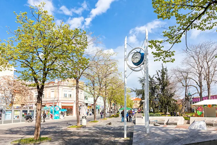 Die Burgaser Uhr im Frühling