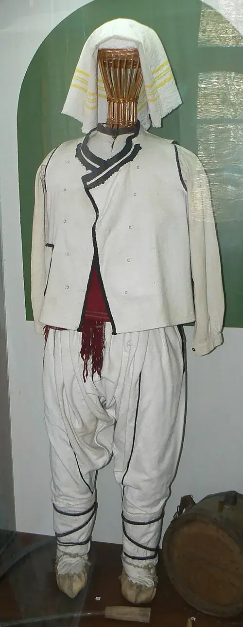 Authentische traditionelle Tracht aus der Ausstellung