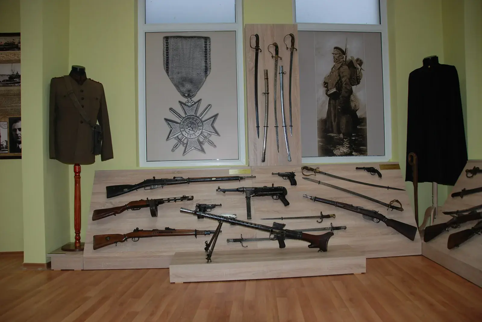 Ikonen der Wiedergeburtszeit und Kirchengerät im Museum