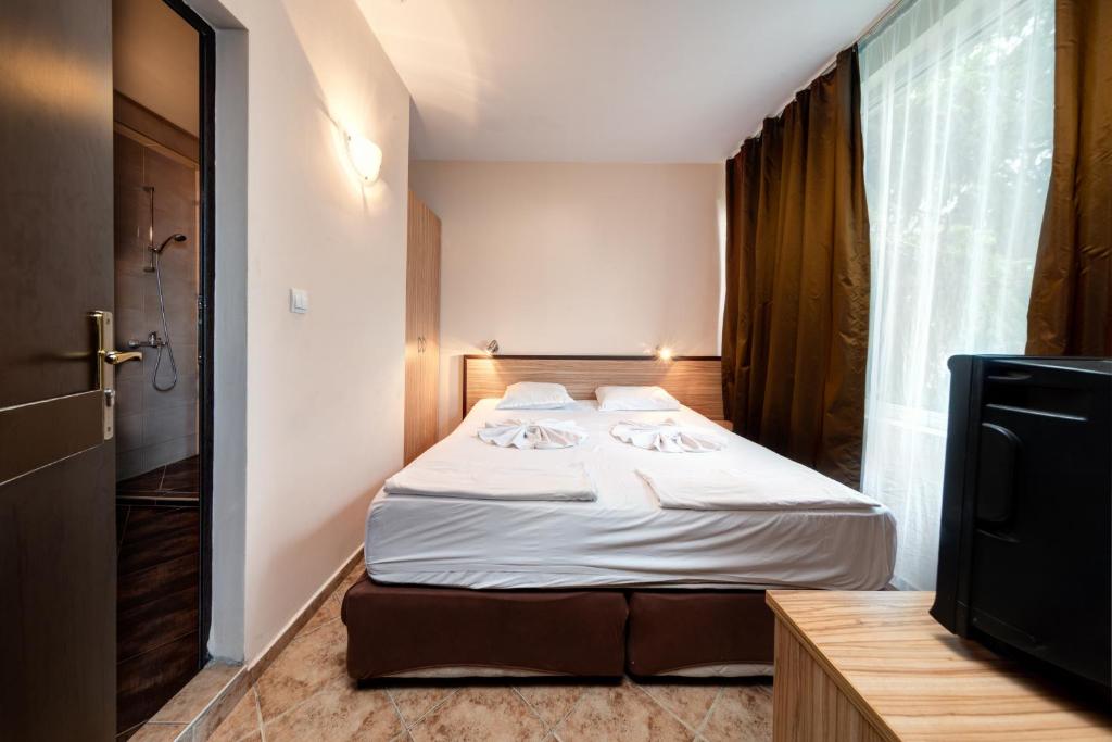 Хотел Върли Бряг