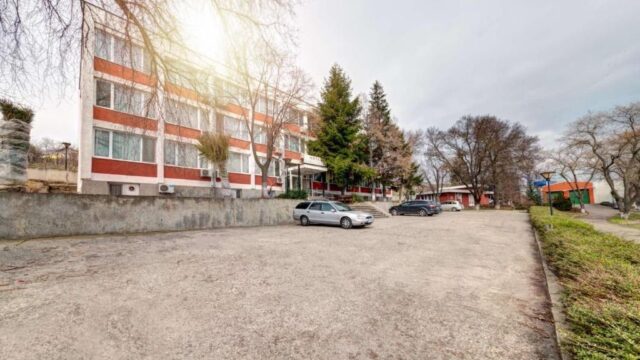 Хотел Върли Бряг