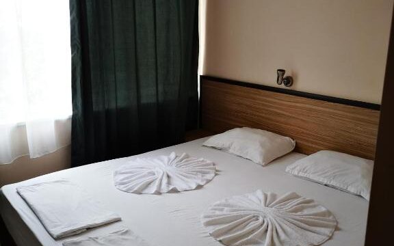 Хотел Върли Бряг